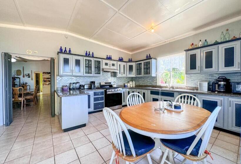 خانه 4 خوابه, Unforgettable Villa