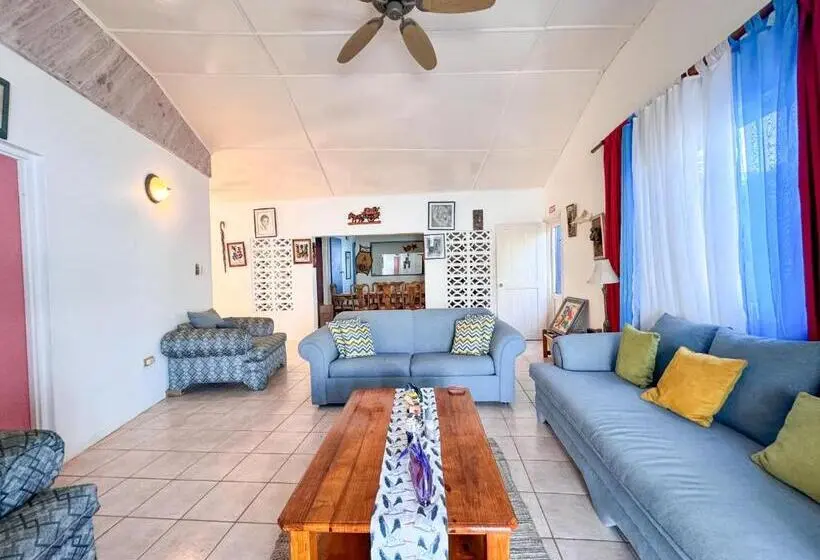 خانه 4 خوابه, Unforgettable Villa
