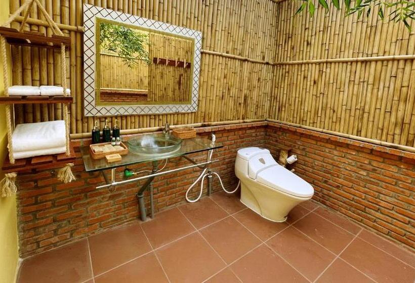 اتاق استاندارد با چشمانداز باغ, Lumiere Family Village Dong Tac