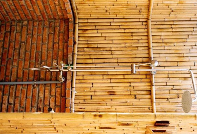 اتاق لوکس با چشمانداز باغ, Lumiere Family Village Dong Tac