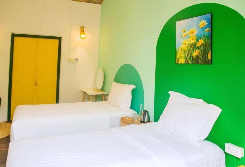 اتاق لوکس با چشمانداز باغ, Lumiere Family Village Dong Tac