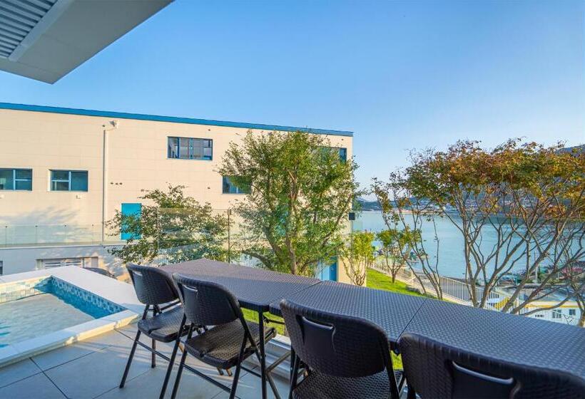 اتاق استاندارد با تراس, Yeosu Blueara Premium Pool Villa