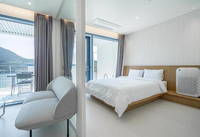 اتاق استاندارد با چشم‌انداز دریا, Yeosu Blueara Premium Pool Villa