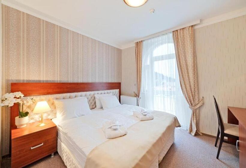 غرفة قياسية, Aura