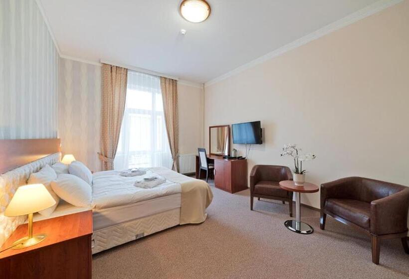 غرفة سوبيريور, Aura