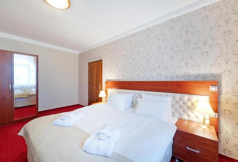 غرفة سوبيريور, Aura