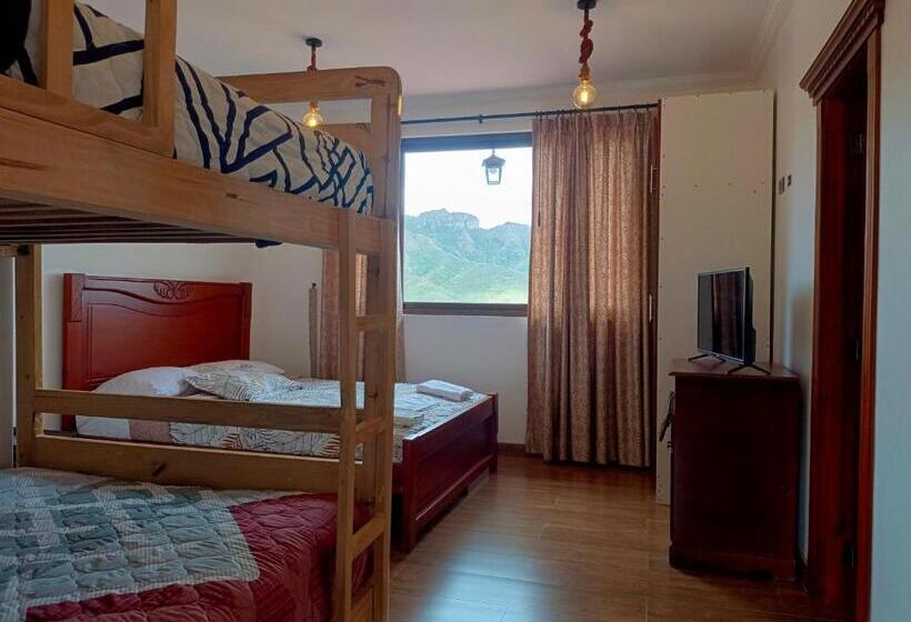 غرفة قياسية ثلاثية, Hosteria Piedra Dura