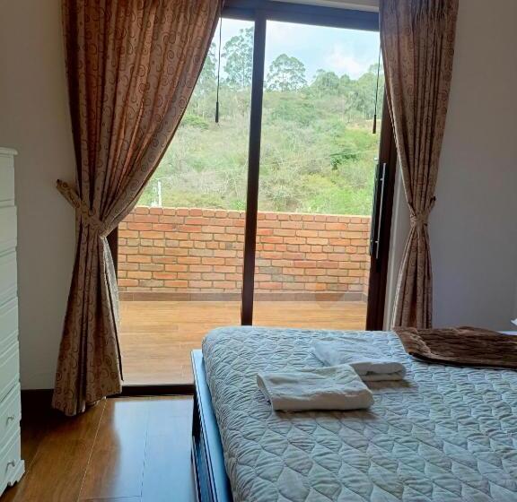 غرفة قياسية ثلاثية, Hosteria Piedra Dura