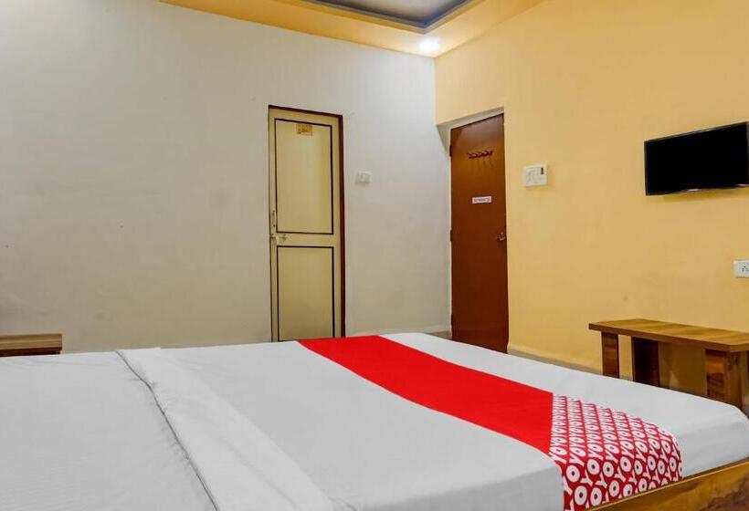 غرفة كلاسيكية ثلاثية, Oyo Sai Lodge