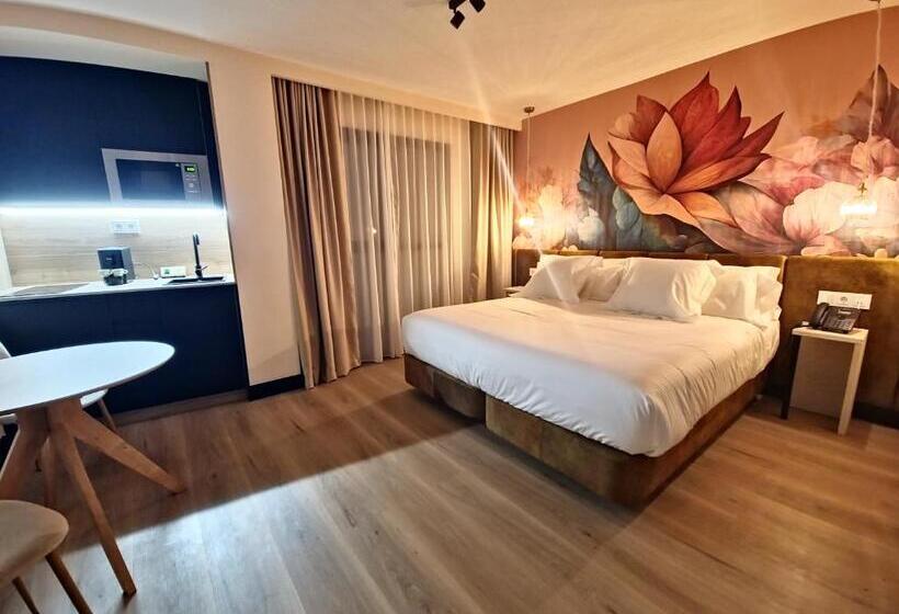 스탠다드 스튜디오, Suites Moma Centro