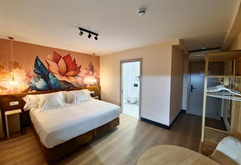 스탠다드 스튜디오, Suites Moma Centro