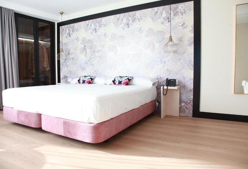 디럭스 스위트, Suites Moma Centro