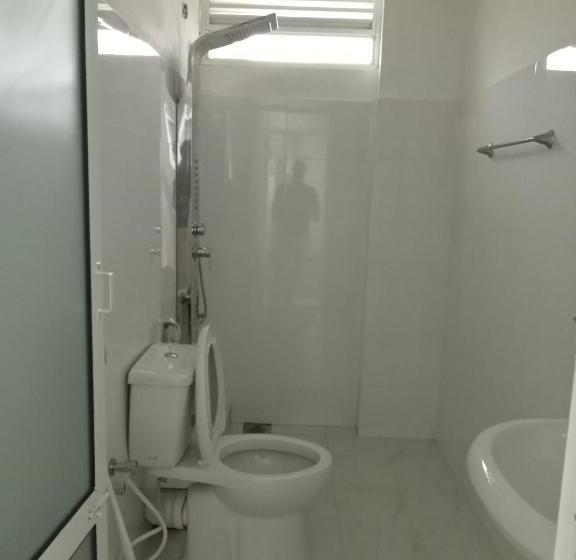 ファミリールーム, The Kingdom Gate