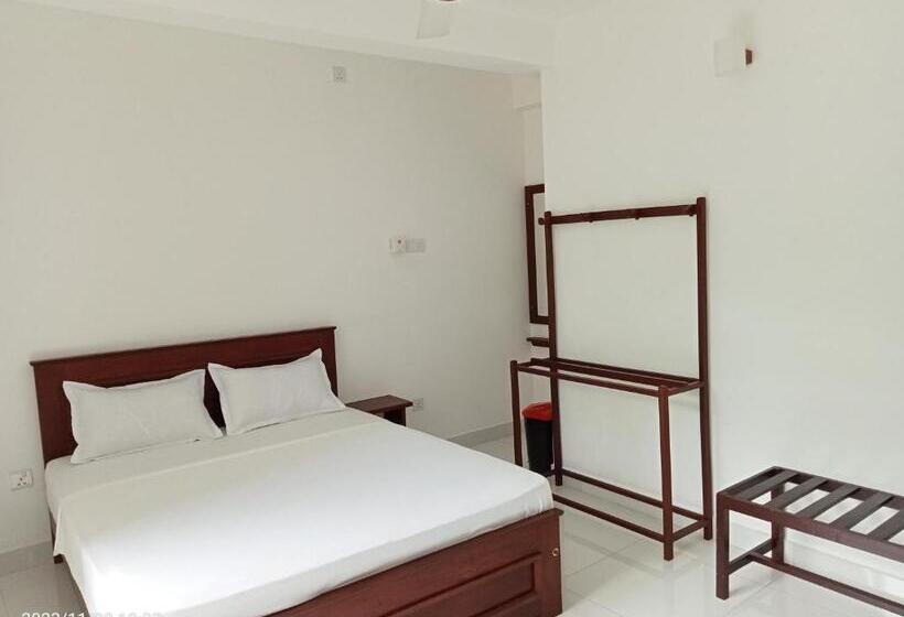 ファミリールーム, The Kingdom Gate