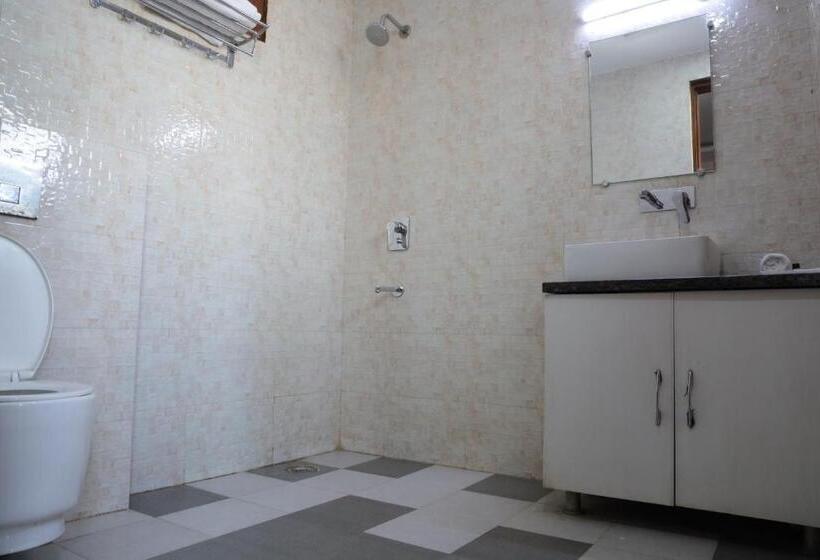 اتاق استاندارد, The Sandalwood Hotel I Sec 38 I Near Medanta Medicity Gurgaon