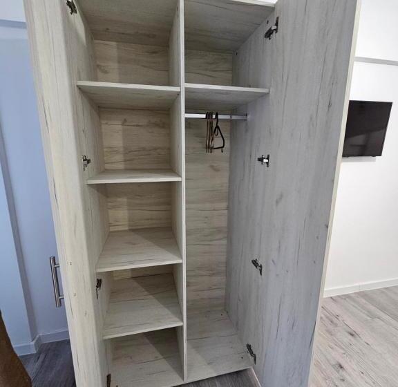 اتاق استاندارد سه نفره, Didi Apartament