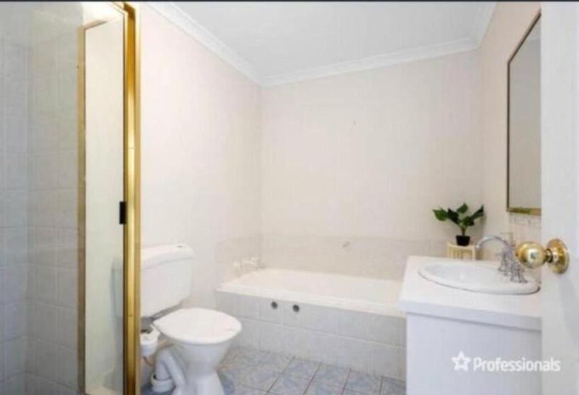 Номер Стандарт Трехместный, Somerville Secure Accommodation