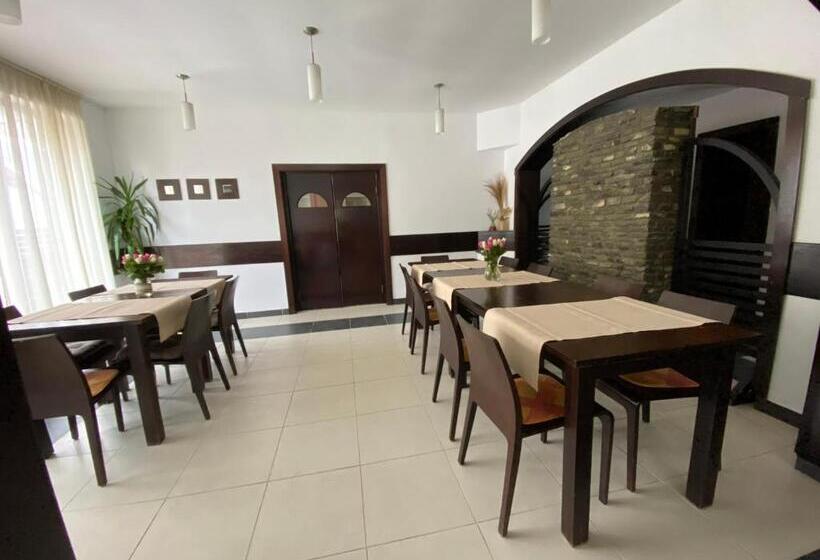 فيلا غرفة نوم واحدة, Pensiunea Rodis