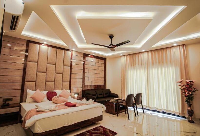 חדר סטנדרט נוף לבריכה, The Rath Inns