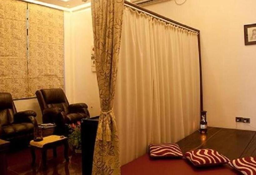 اتاق لوکس, Zone Niathu By The Park, Dimapur