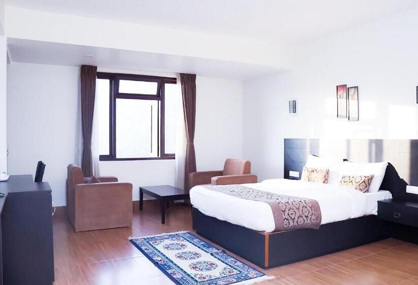 デラックスルーム, Roomshala Bhumzang Hotel   Amazing View