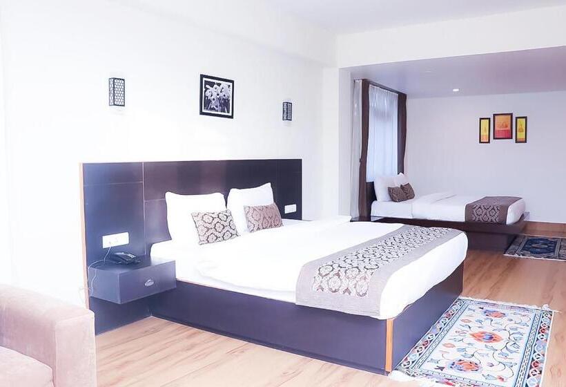 家庭套房, Roomshala Bhumzang Hotel   Amazing View