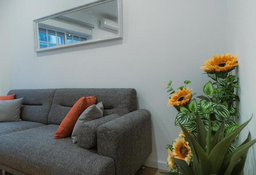 اتاق استاندارد سه تخته با سرویس بهداشتی مشترک, Douro Garden & Rooftop Authentic Portuguese Guesthouse