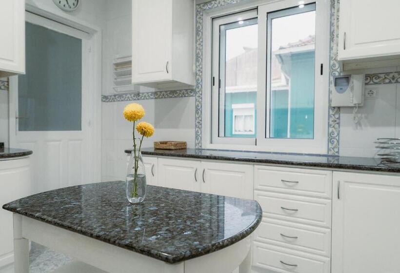 اتاق استاندارد سه تخته با سرویس بهداشتی مشترک, Douro Garden & Rooftop Authentic Portuguese Guesthouse