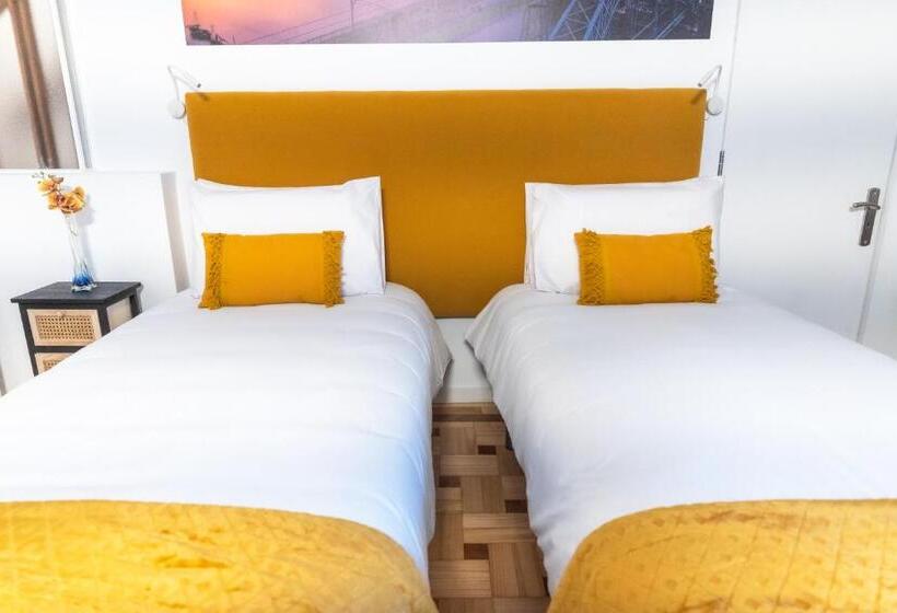 اتاق استاندارد سه تخته با سرویس بهداشتی مشترک, Douro Garden & Rooftop Authentic Portuguese Guesthouse