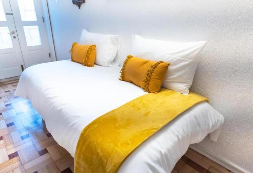 اتاق استاندارد سه تخته با سرویس بهداشتی مشترک, Douro Garden & Rooftop Authentic Portuguese Guesthouse