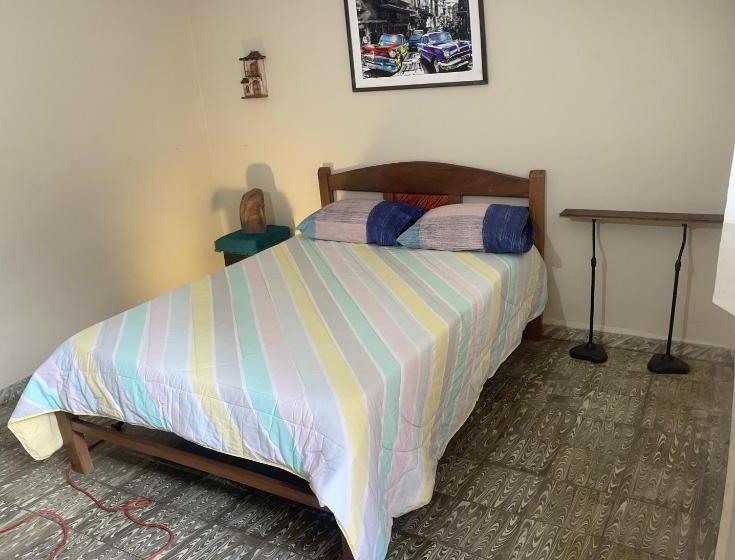 اتاق اکونومی, El Pueblito