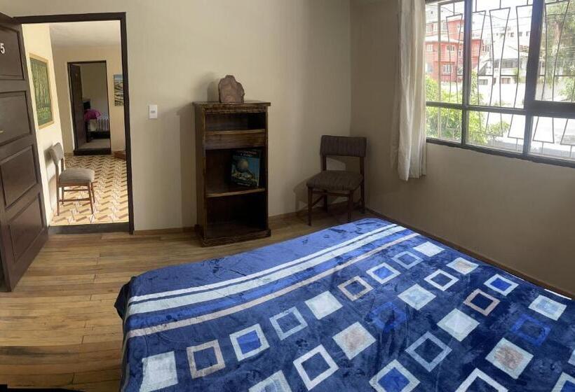 اتاق استاندارد با بالکن, El Pueblito