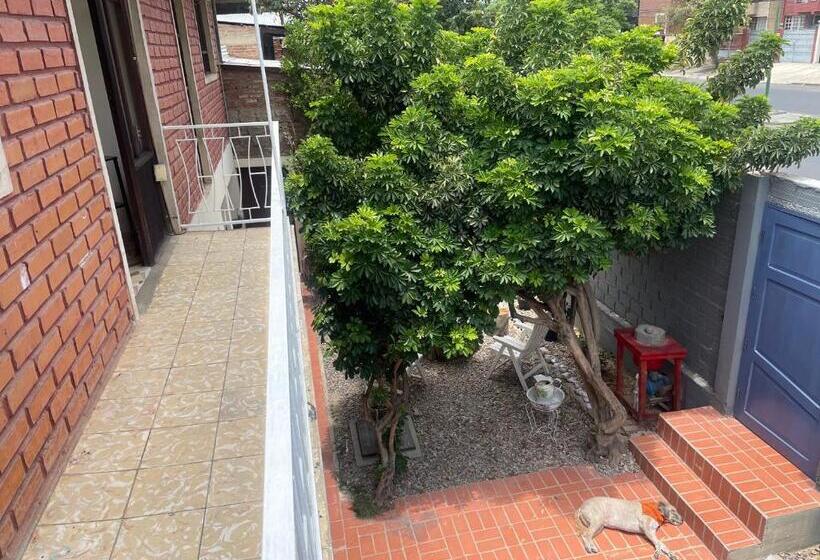 اتاق استاندارد با بالکن, El Pueblito