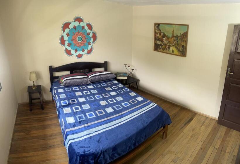 اتاق استاندارد با بالکن, El Pueblito