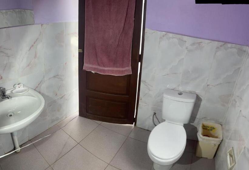 اتاق لوکس با تخت بزرگ, El Pueblito