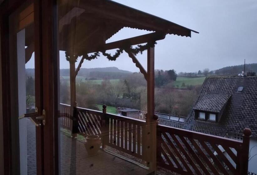 Pokój Standard Widok Góry, Breakfast In Bed