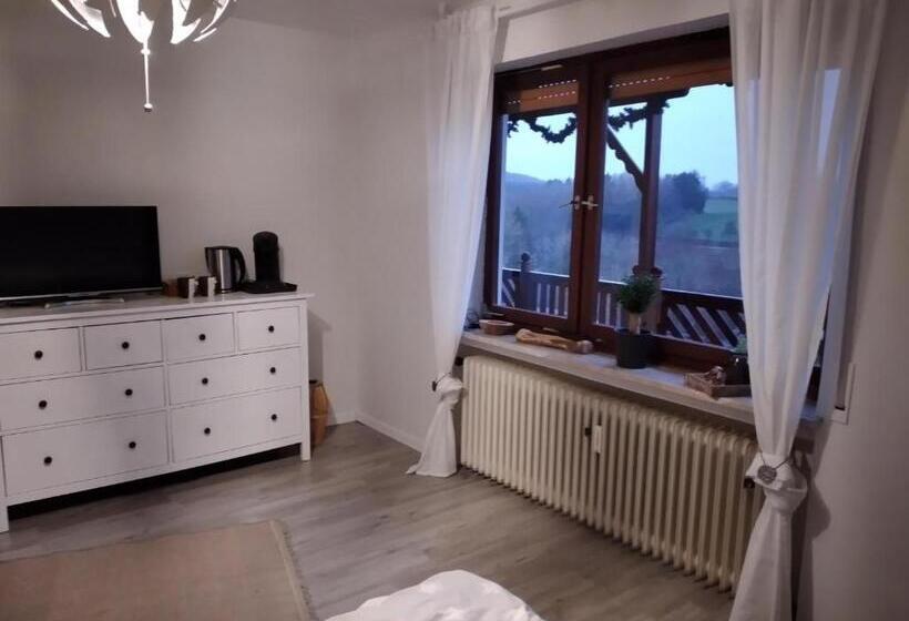 Pokój Standard Widok Góry, Breakfast In Bed