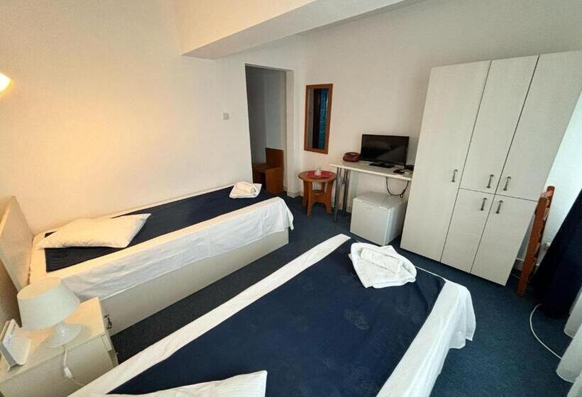 Номер Стандарт, Bucharest West Motel