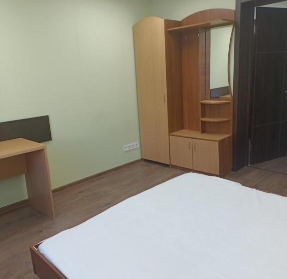 اتاق اکونومی, Hostel Krone Gok Zatishok