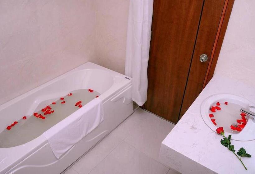 اتاق لوکس با تخت بزرگ, Khách Sạn Yes! Việt Nam   Verano