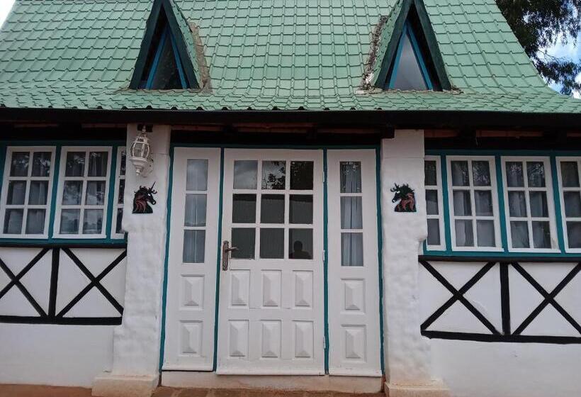 بانگلوی استاندارد, Le Castel Des Seigneurs