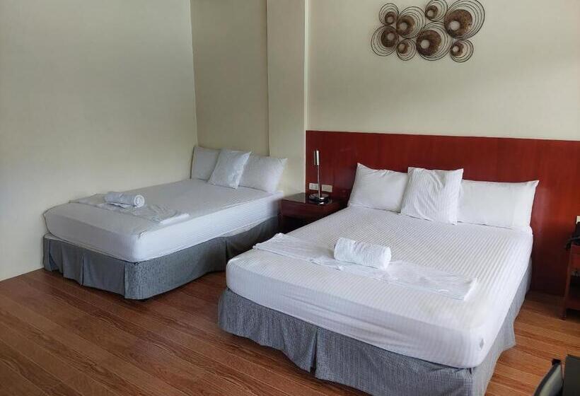 اتاق استاندارد چهار تخته, Maclare Resort