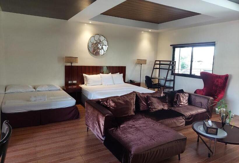 سوییت, Maclare Resort