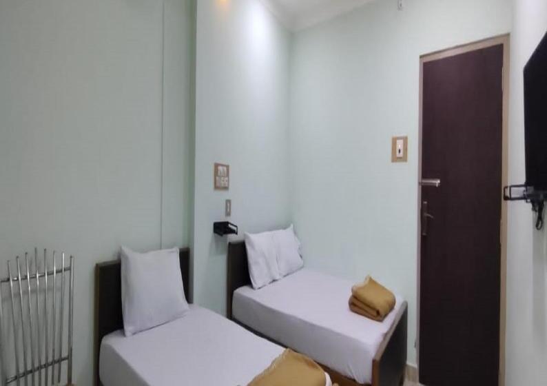 Номер Стандарт Трехместный, Sri Sivalakshmi Ac Guest House