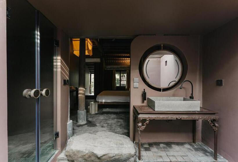 اتاق سوپریور با تخت بزرگ, Toki Retreat Vân Long