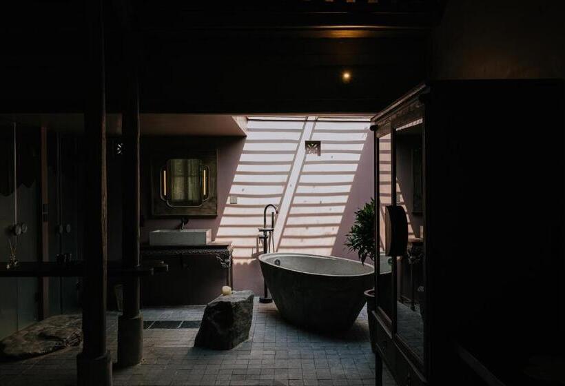 اتاق لوکس با تخت بزرگ, Toki Retreat Vân Long