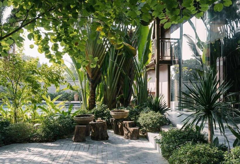 اتاق لوکس با تخت بزرگ, Toki Retreat Vân Long
