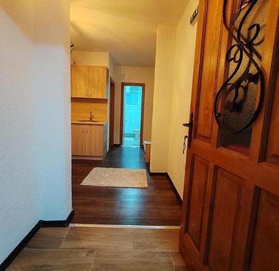 آپارتمان 1 خوابه, Apartments Planinski Raj