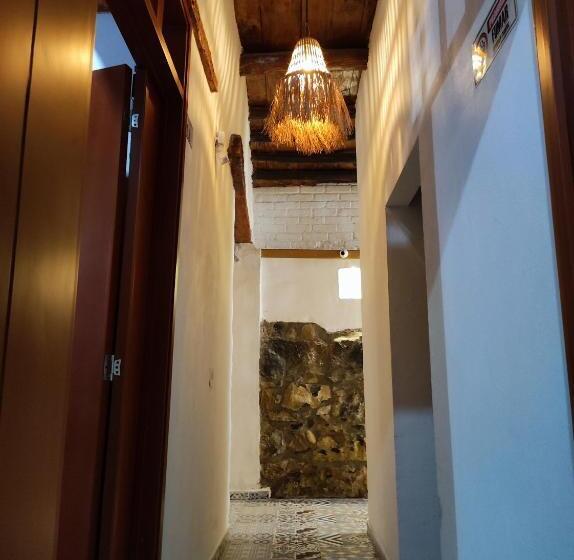 تختخواب در اتاق مشترک, Hostal Casablanca