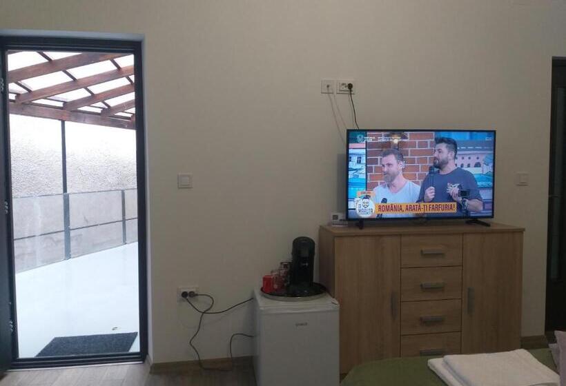 Номер Стандарт с Террасой, Luxury Runk House